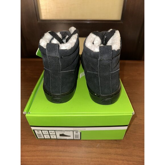 Cariuma Women OCA Therma High Hooks All Black Suede Boot Sz: W7.5 NWT - Picture 9 of 11